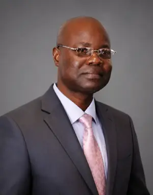 Portrait de Clovis Adanzounon, fondateur et directeur général de l’EIDS